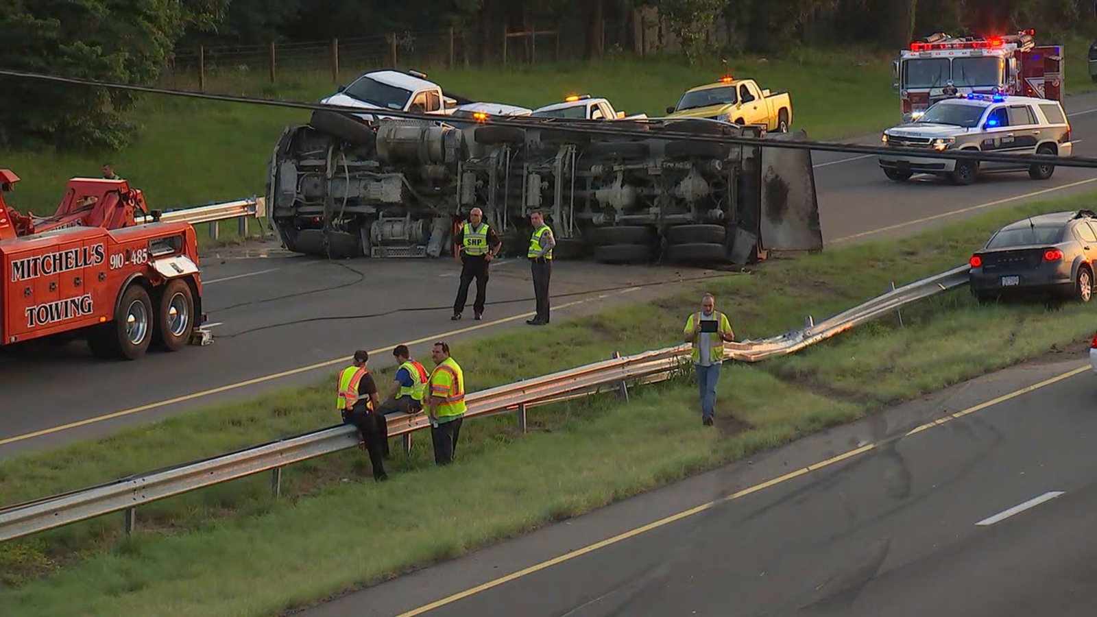 Injuries reported after dump truck overturns on I-95 in Cumberland ...