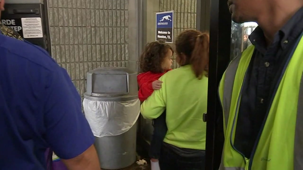 Immigrant families arriving in Houston share what they saw at Texas