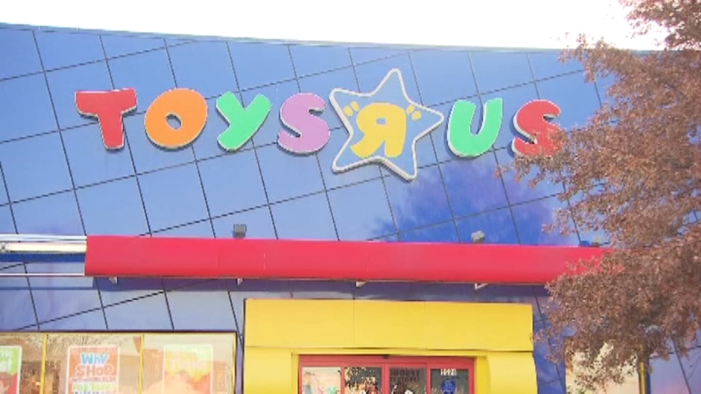 Toys 'R' Us to close stores by Friday