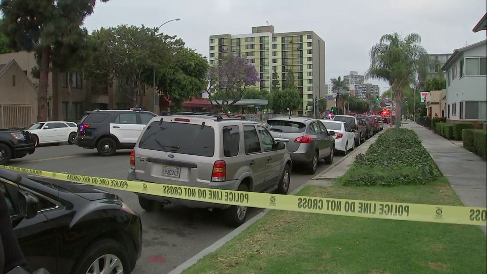 1 firefighter killed, 1 wounded in shooting at Long Beach senior
