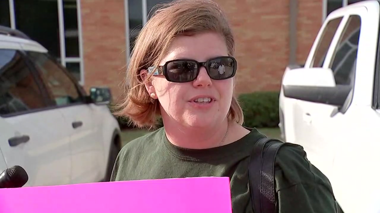 Santa Fe shooting victim's mom rails against guns in classroom