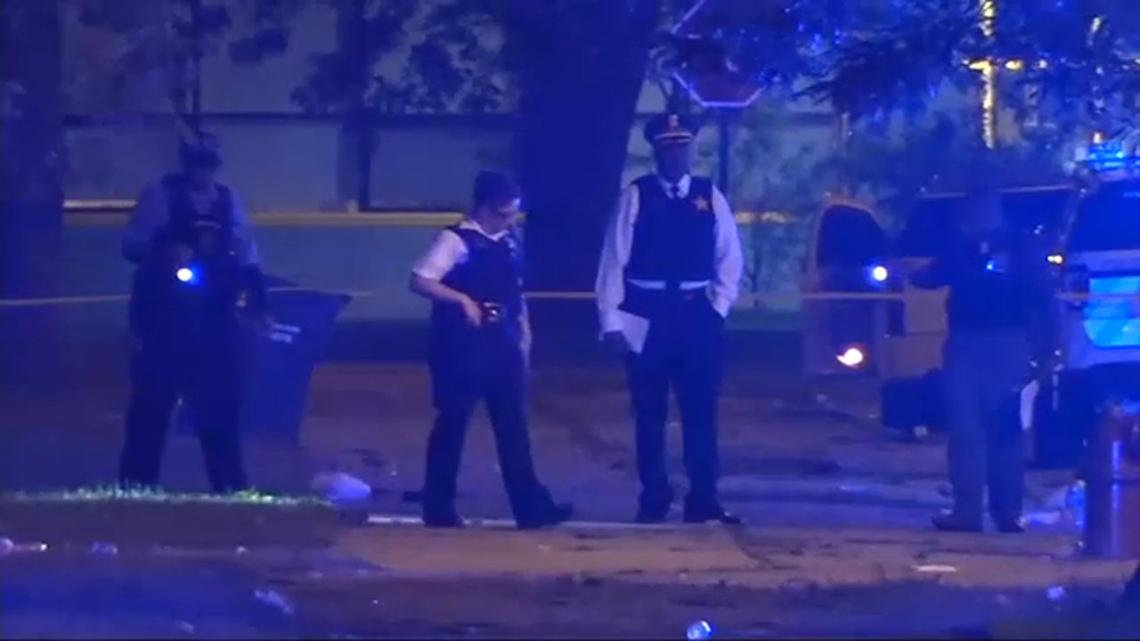 10 wounded, 1 fatally, in 2 separate South Side shootings