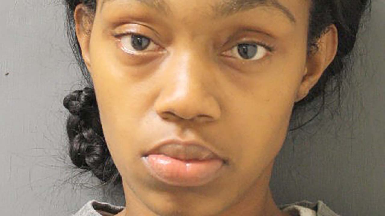 Mom charged after putting newborn baby in plastic bag
