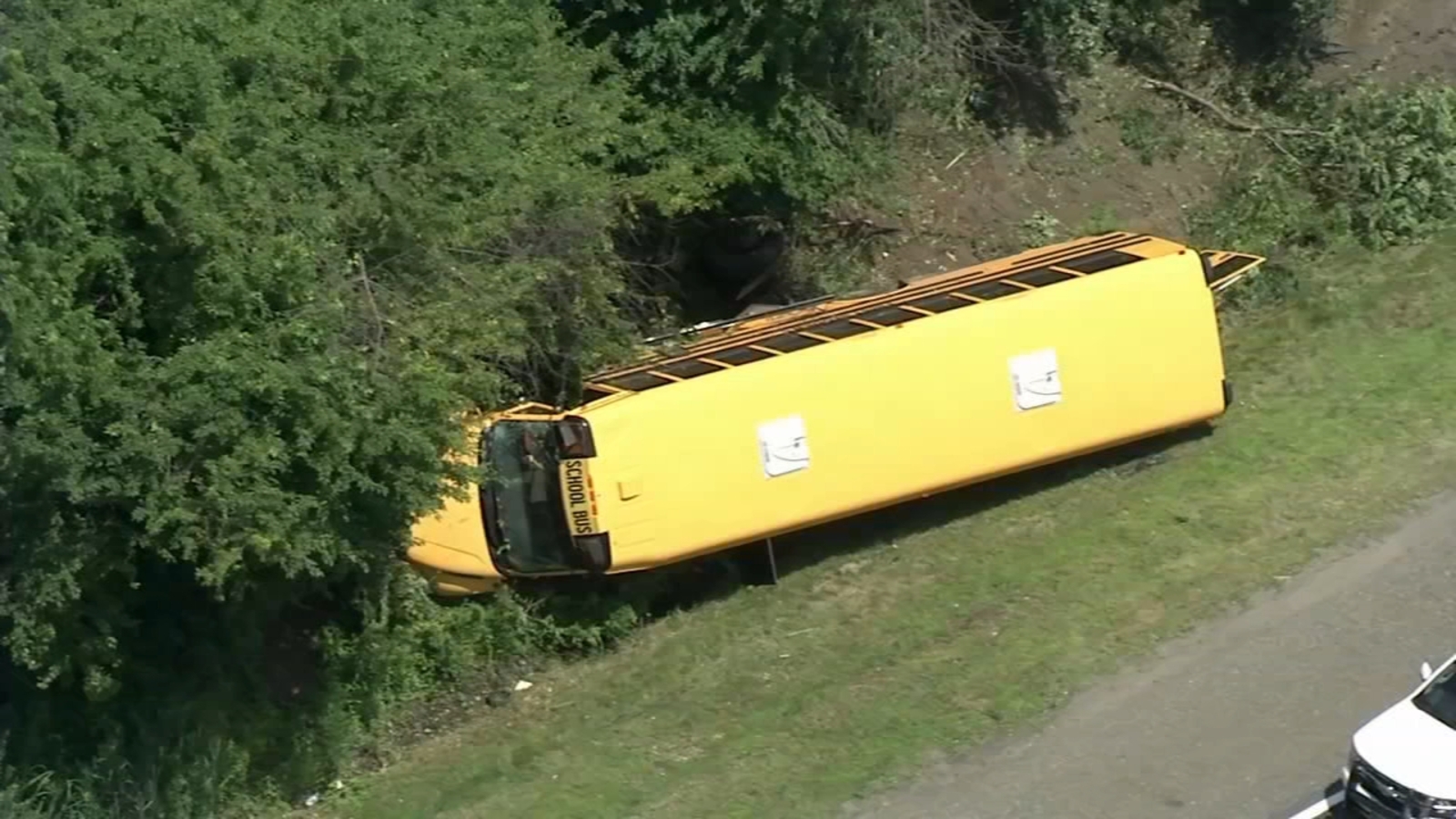 Bus full of campers overturns on NJ Turnpike in Cherry Hill - 6abc ...