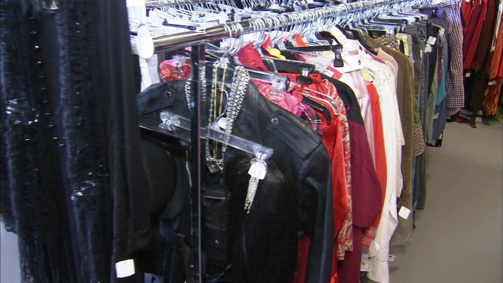 Goodwill 'Bootique' offers new, gently used Halloween costumes ABC7