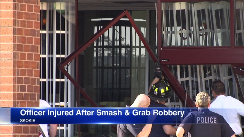 Burglars crash car through Best Buy window, collide with police car