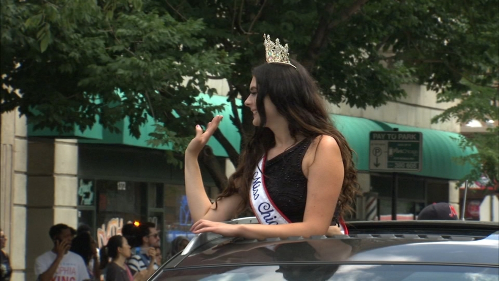 Politics permeates Chicago area 4th of July parades