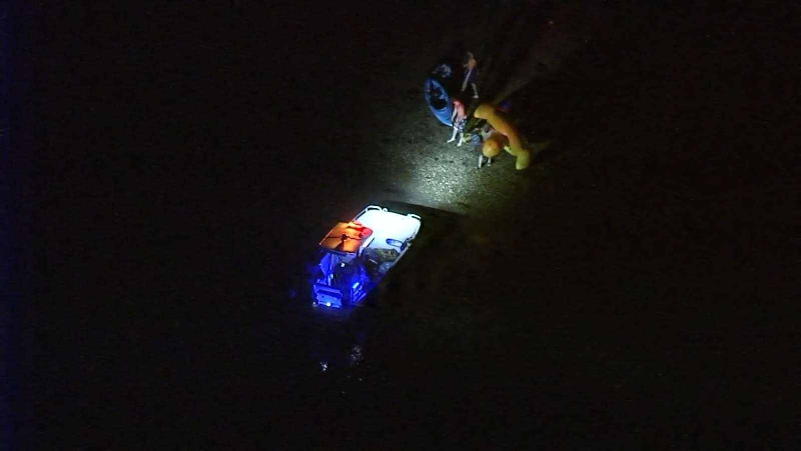 13 rescued after boat capsizes in Delaware River - 6abc Philadelphia