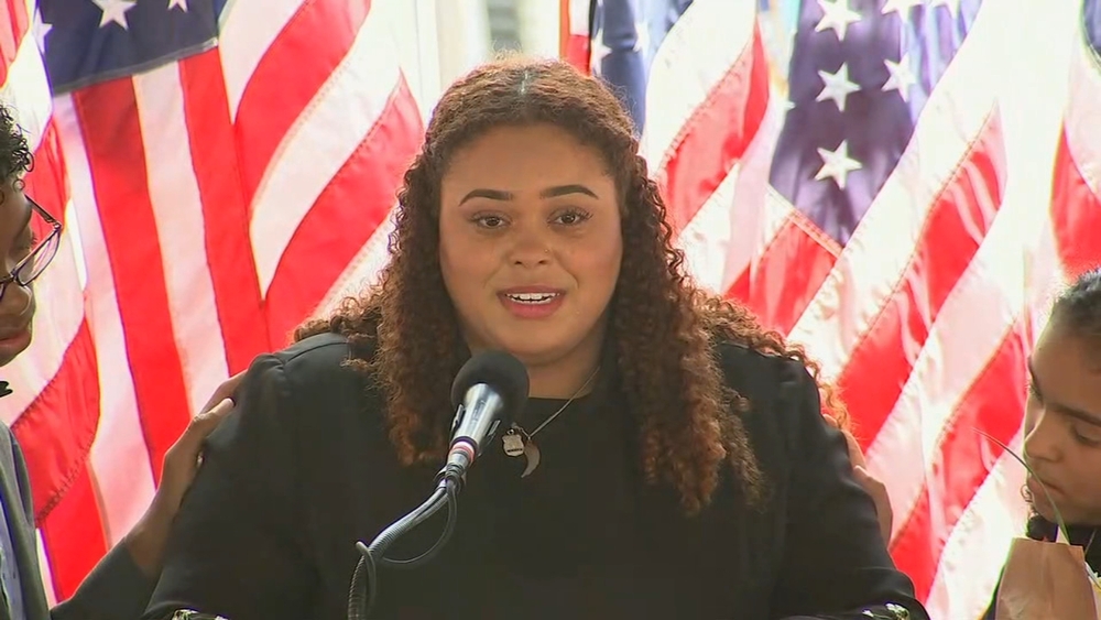 RAW VIDEO: Daughter of Detective Miosotis Familia speaks