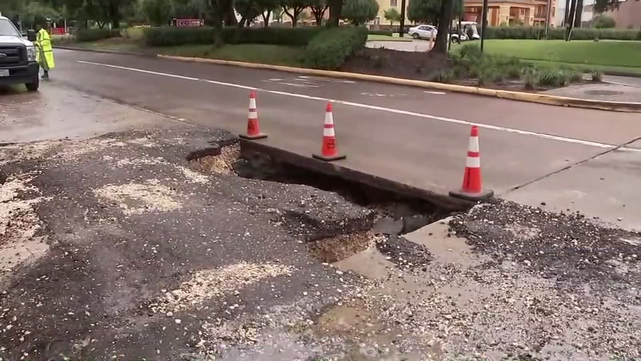 Houston city crews working to repair massive sinkhole after floods in Westchase