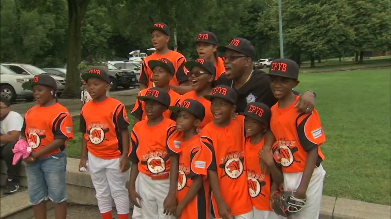 Cops, kids and community bond at Englewood Police/Youth Baseball opening day