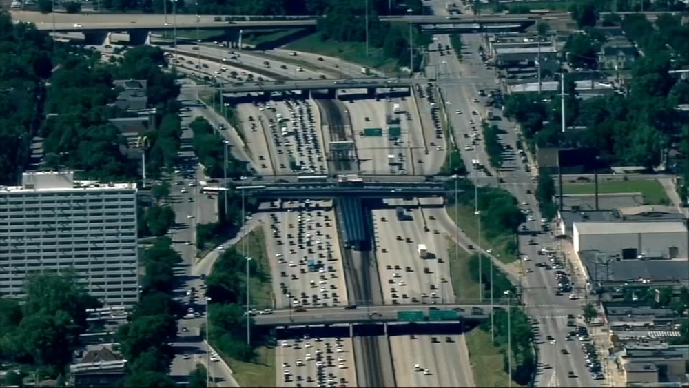 Emanuel voices support for Dan Ryan march led by Fr. Pfleger