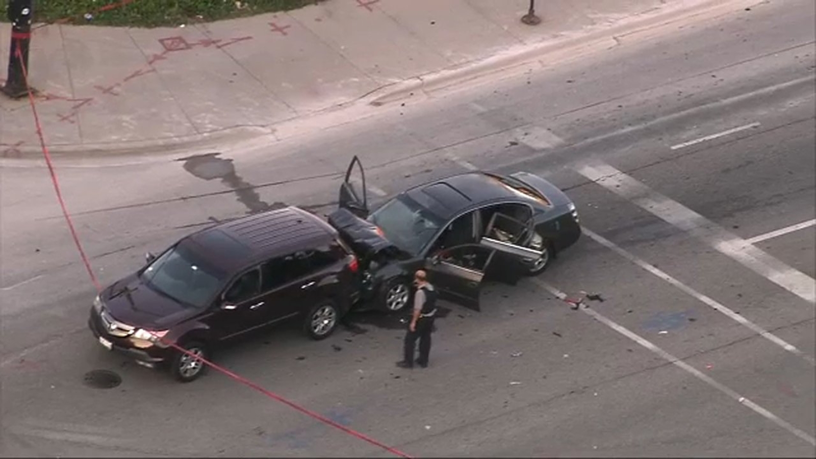 1 killed in Old Town crash - ABC7 Chicago