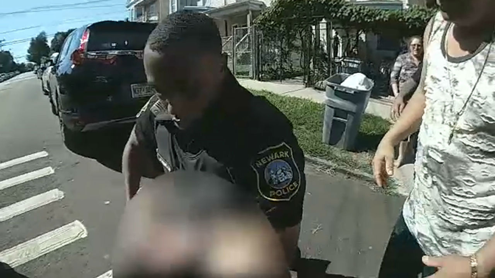 VIDEO: Toddler saved from near-drowning by Newark police officers ...