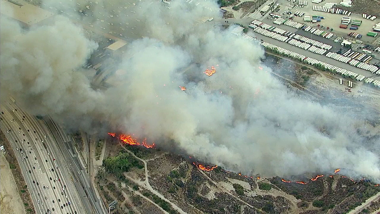 Brush fire breaks out near 210 Freeway in Irwindale