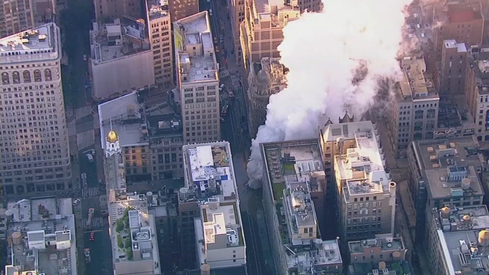 RAW VIDEO: NewsCopter 7 over the steam pipe explosion