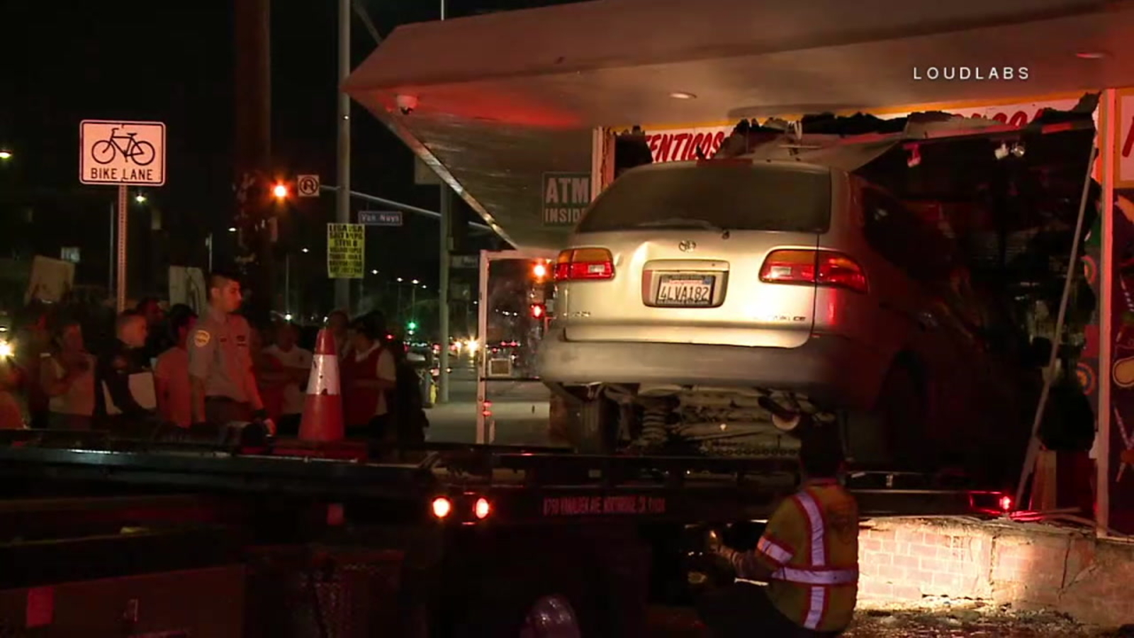Minivan smashes into Panorama City taqueria - ABC7 Los Angeles