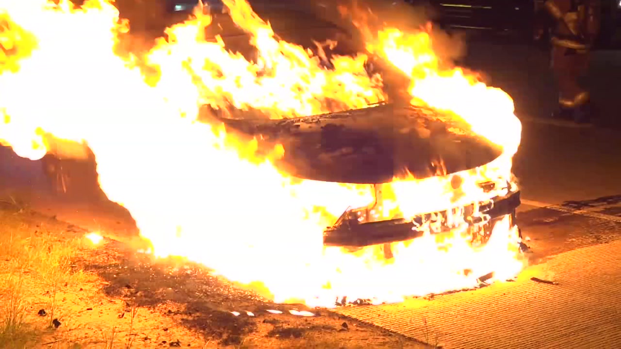 Uber escapes moments before vehicle catches fire