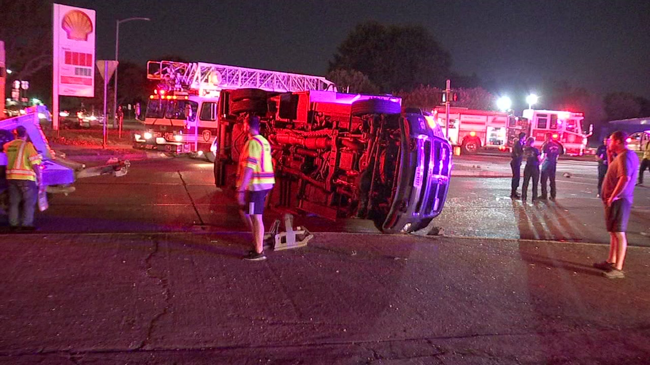 Paramedic injured in crash on Southwest Freeway