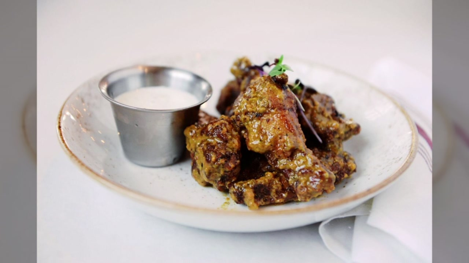 Flavorful Houston wings (and a wing eating contest!) for National