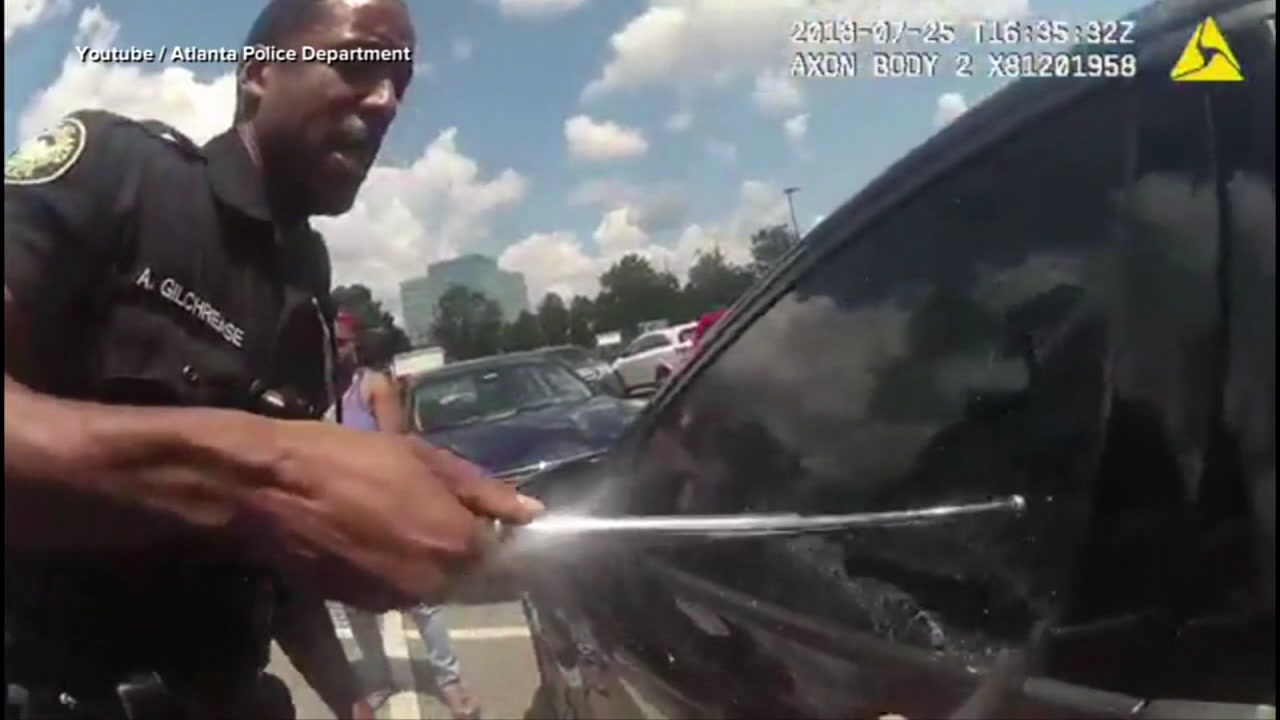 Grandmother locks keys and baby in hot car