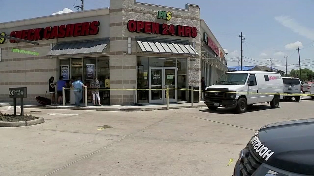 Armored truck driver shoots and kills attempted robber at cash store in SE Houston
