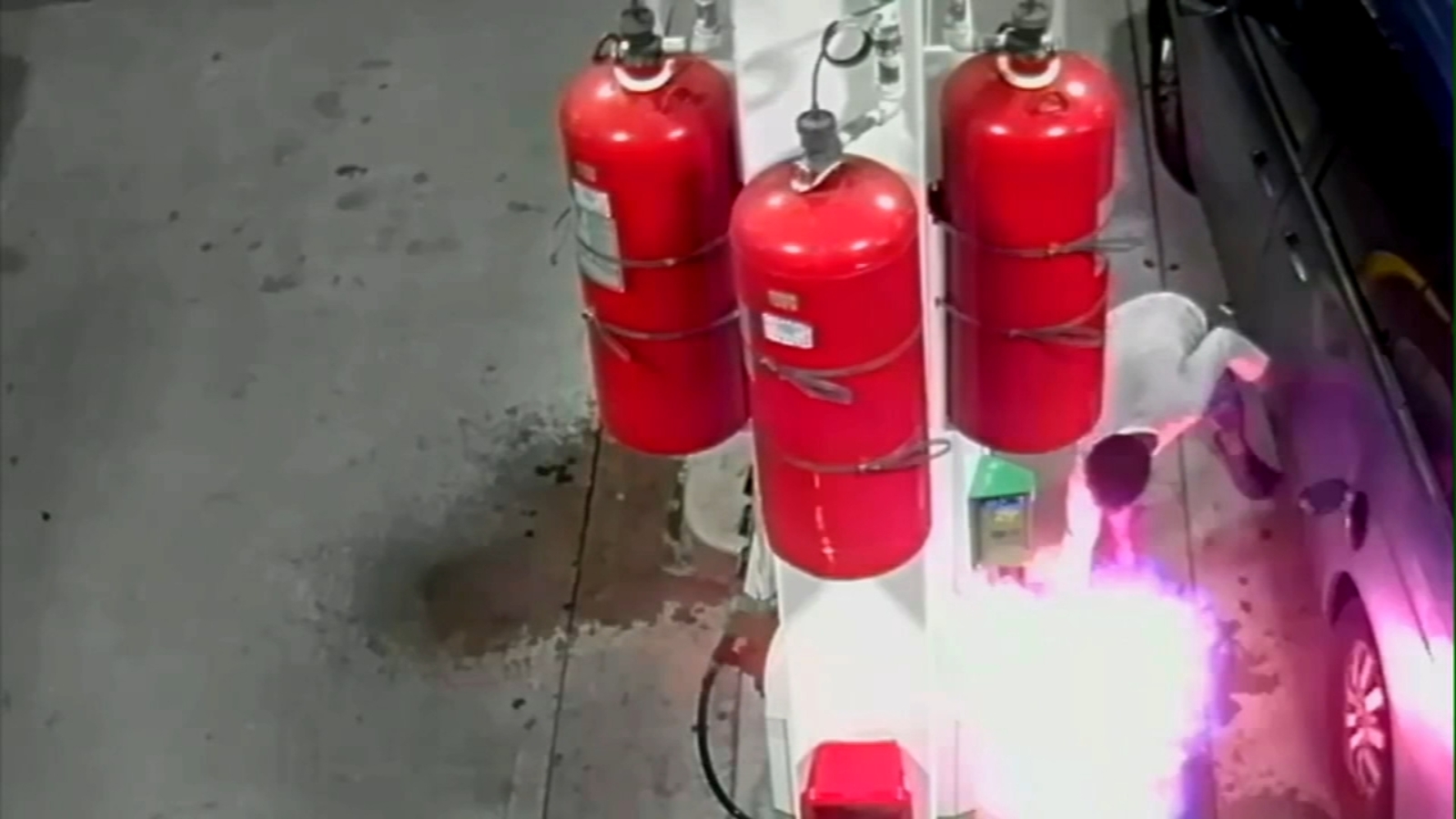 Man caught on video setting fire at Staten Island, New York City gas