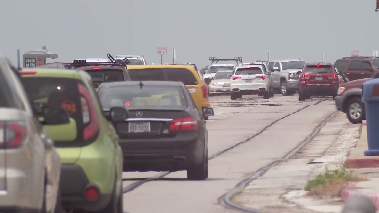 Galveston seeks parking solutions after rise in beach-goers