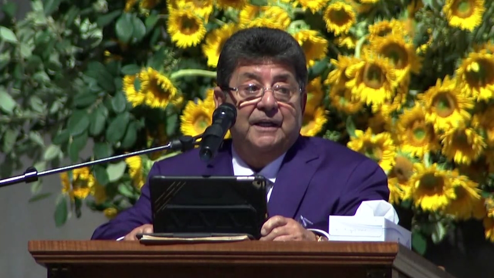 VIDEO: Former 49ers owner DeBartolo gives eulogy at Dwight Clark memorial