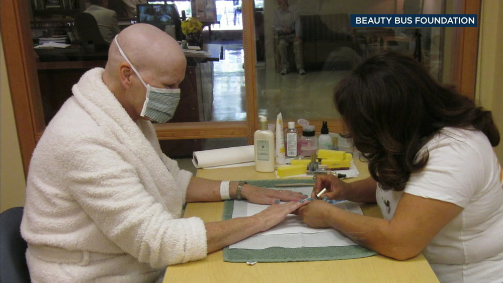Beauty Bus gives compassion, hope to SoCal hospital patients 