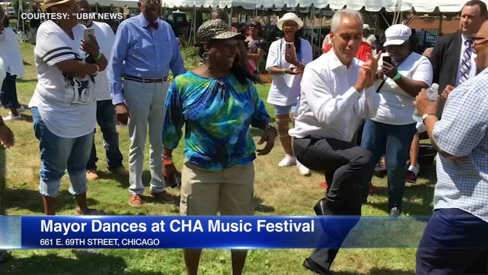 VIDEO: Mayor Rahm Emanuel busts a move at South Side music festival