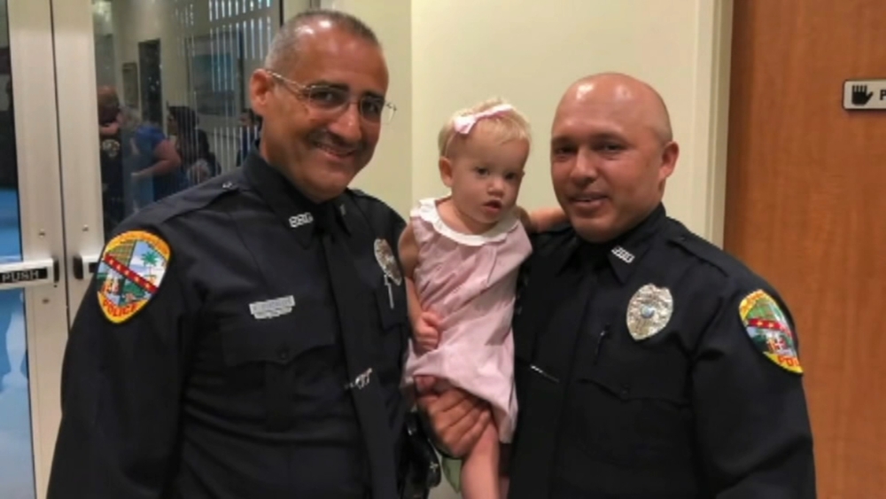 Florida officers jump into action to save baby girl who was choking