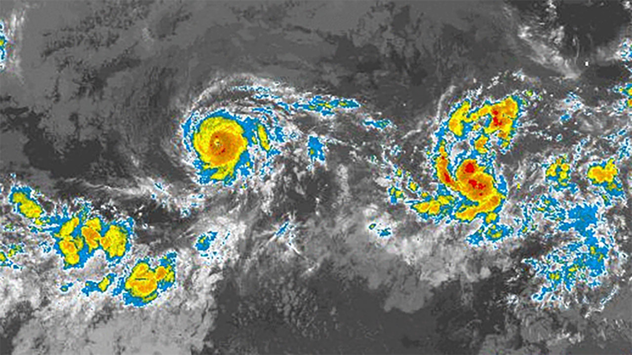Hurricane Hector tracking for near miss with Hawaii, Kilauea