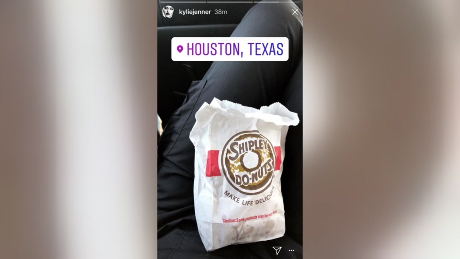 Kylie Jenner enjoys Shipley Do-Nuts while in Houston - ABC13 Houston