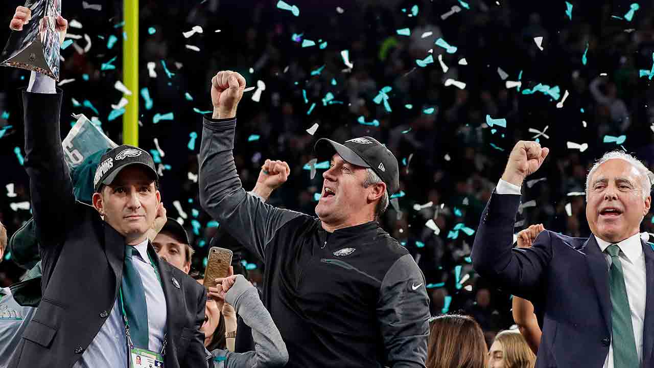 Eagles extend Pederson, Roseman contracts through 2022