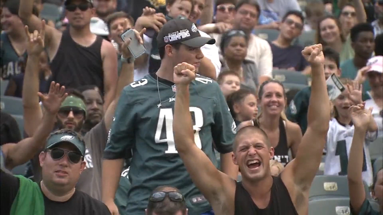 Eagles host first open practice as Super Bowl champs