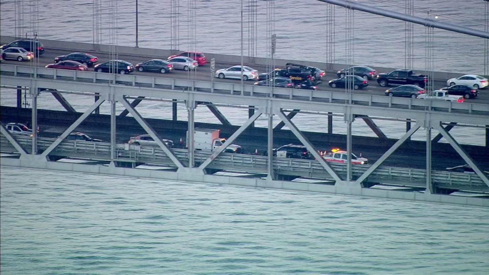 1 dead after shooting on Bay Bridge; CHP searching for vehicle ABC7