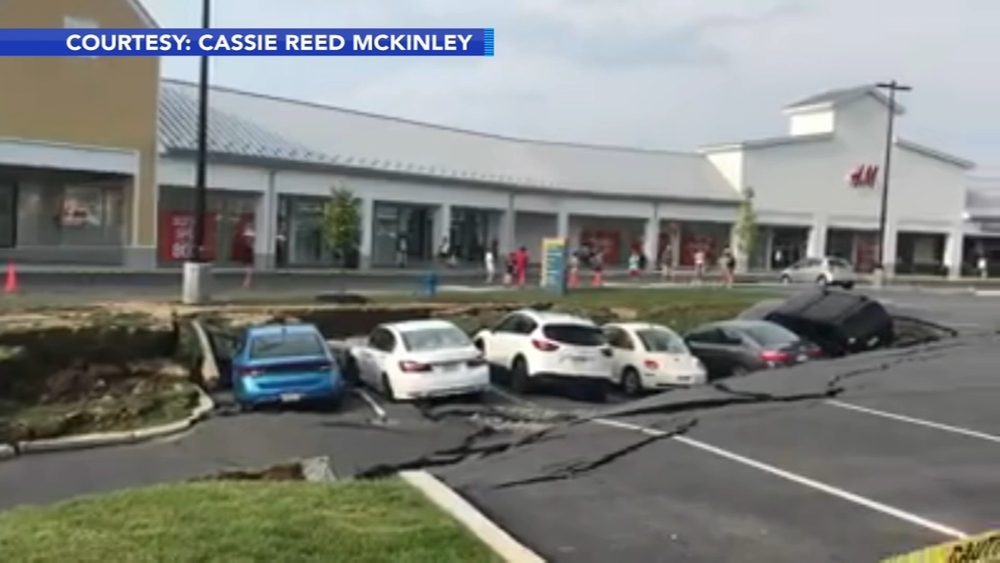 6 cars swallowed by sinkhole under Pa. mall parking lot