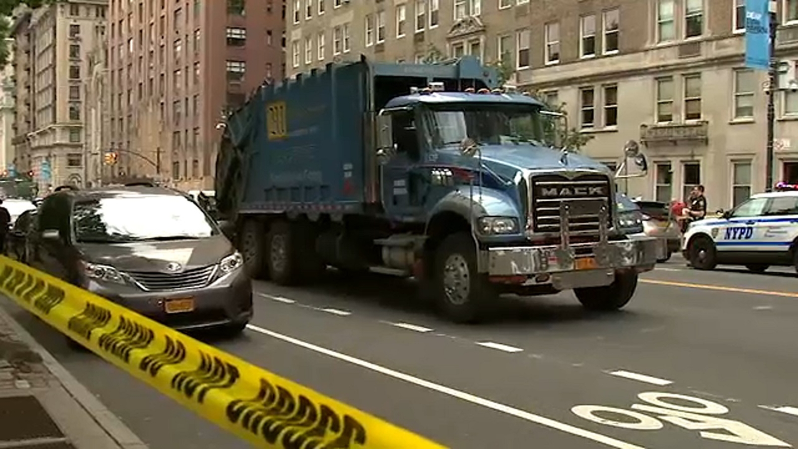 Truck Driver Charged With Dwi After Tourist On Bike Killed On Upper West Side Abc7 New York