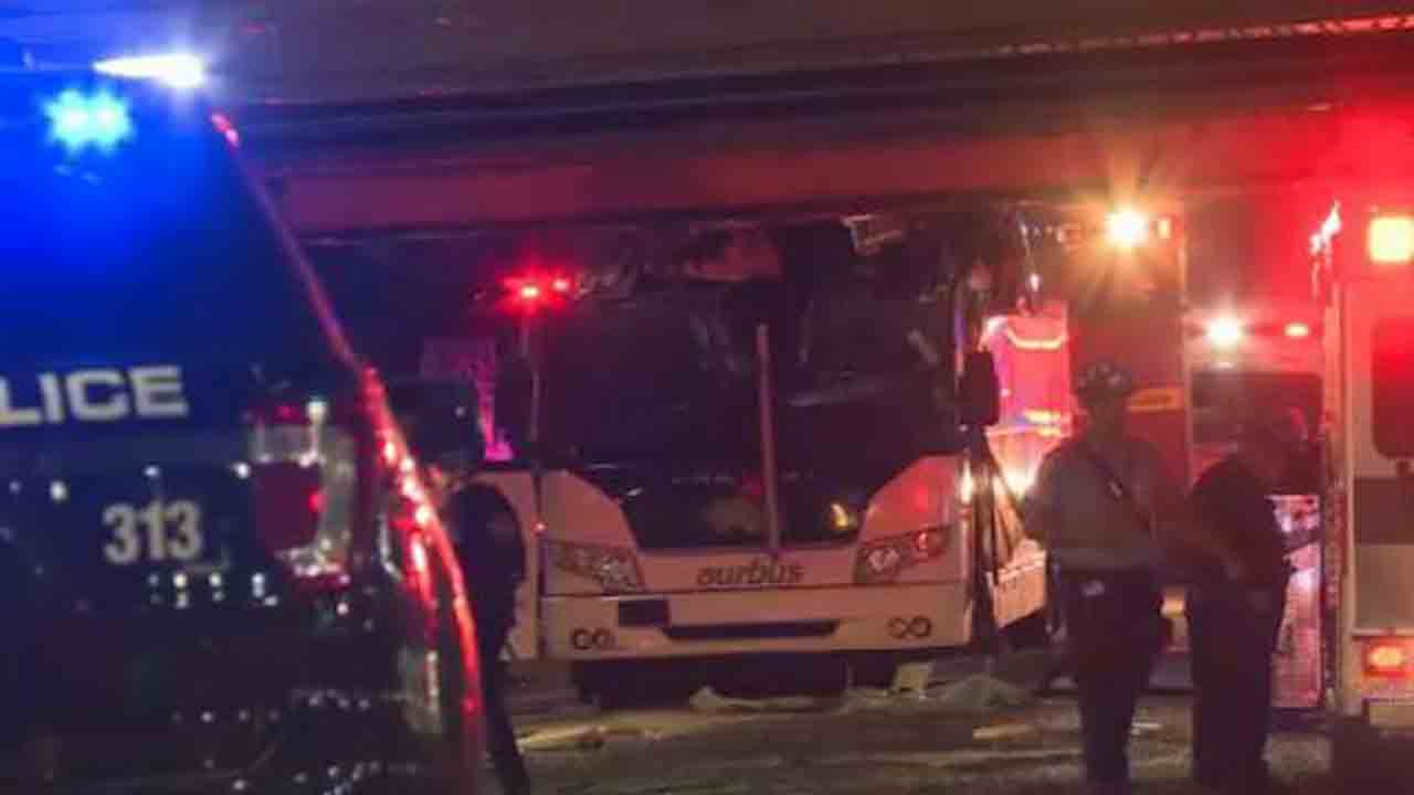 Tour bus hits overpass in Newark, New Jersey; injuries reported