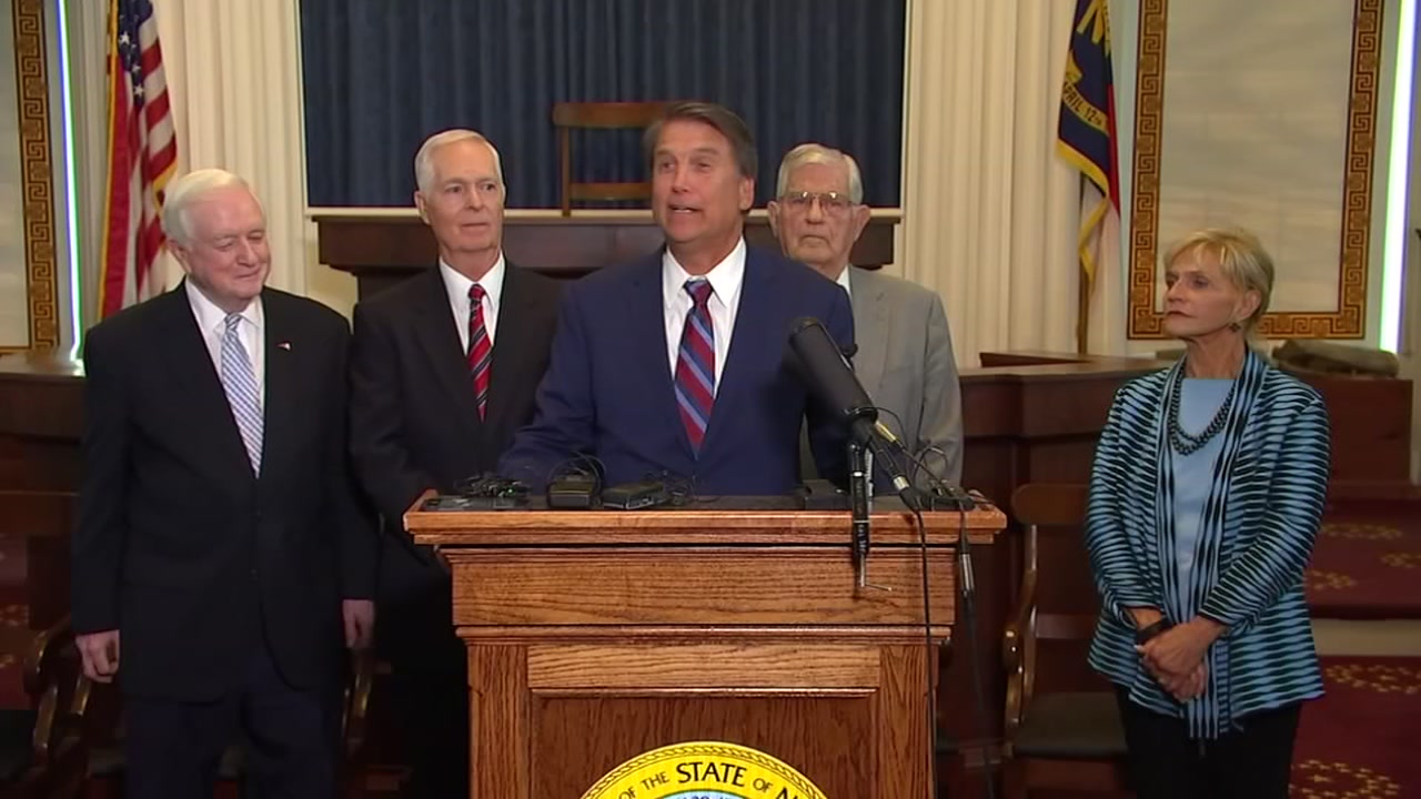 Five former governors oppose proposed amendments