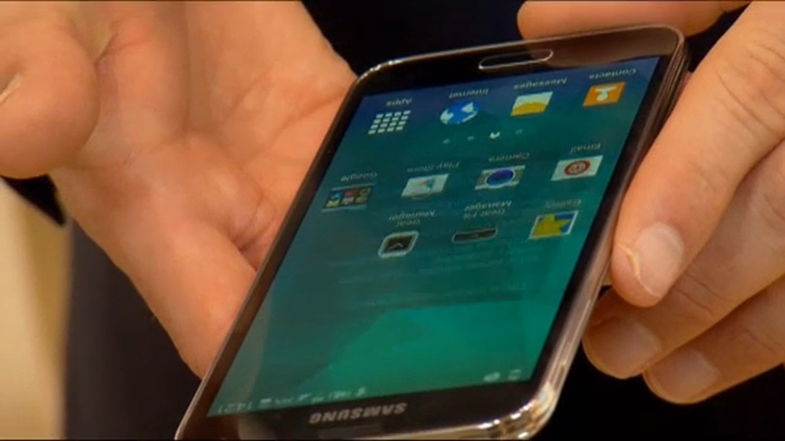 Blue light from phones and tablets can lead to blindness, study says