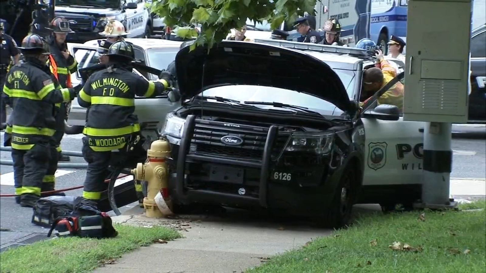 2 police officers, 2 civilians hurt in Wilmington crash - 6abc Philadelphia