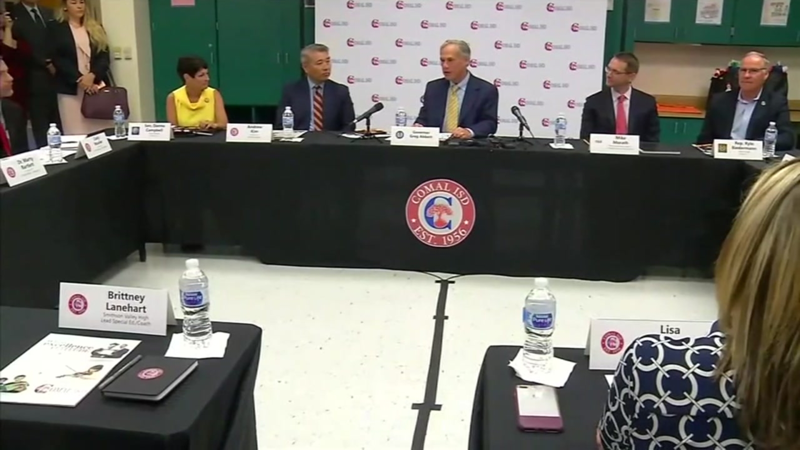 Gov. Abbott aiming for best Texas teachers to get 6figure salaries