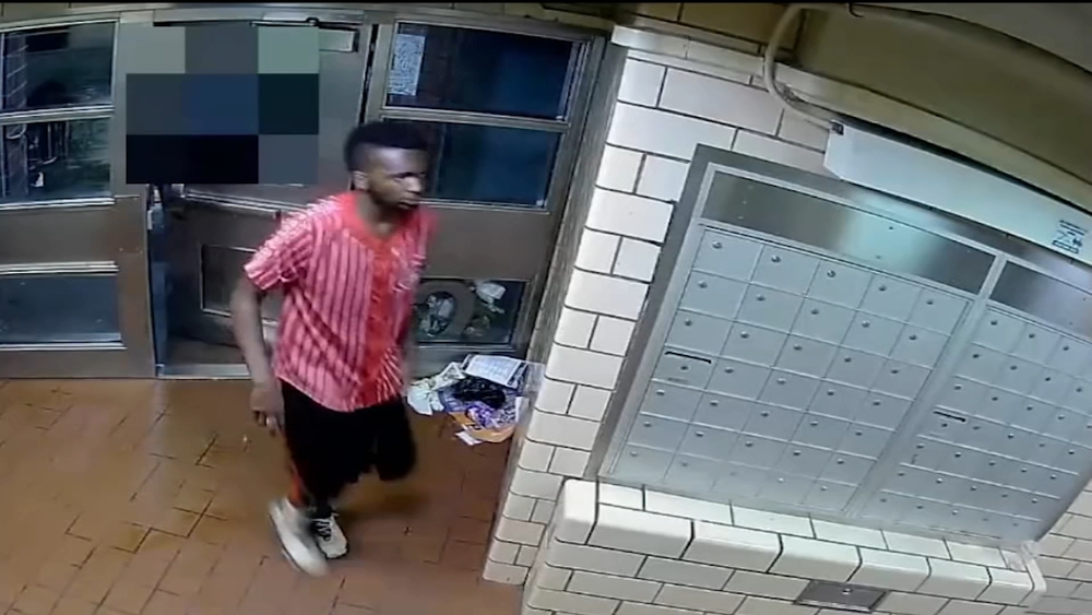 Man exposes himself to woman on East Harlem elevator