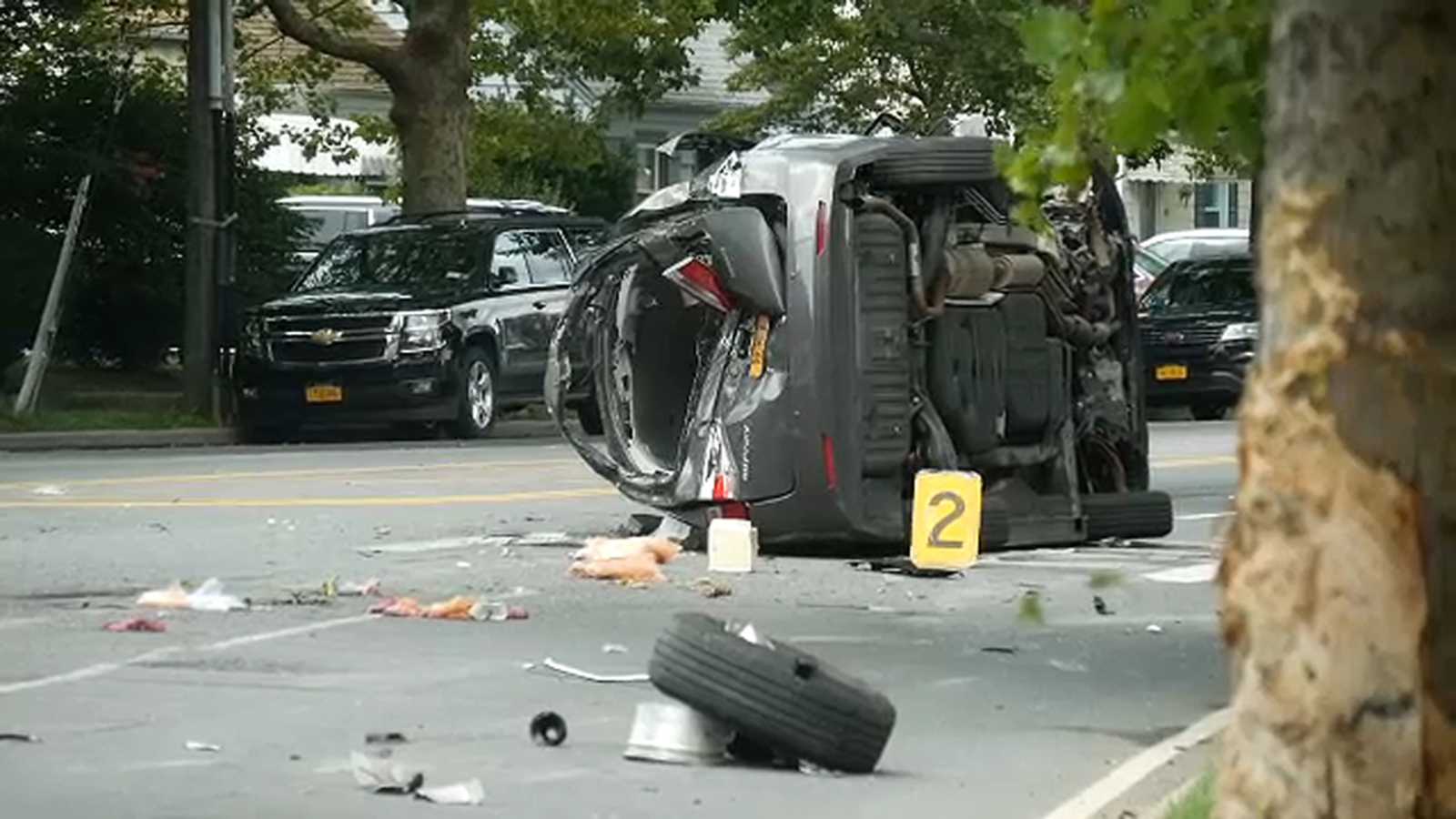 Valley Stream collision between minivan and dump truck leaves 1 dead, 4