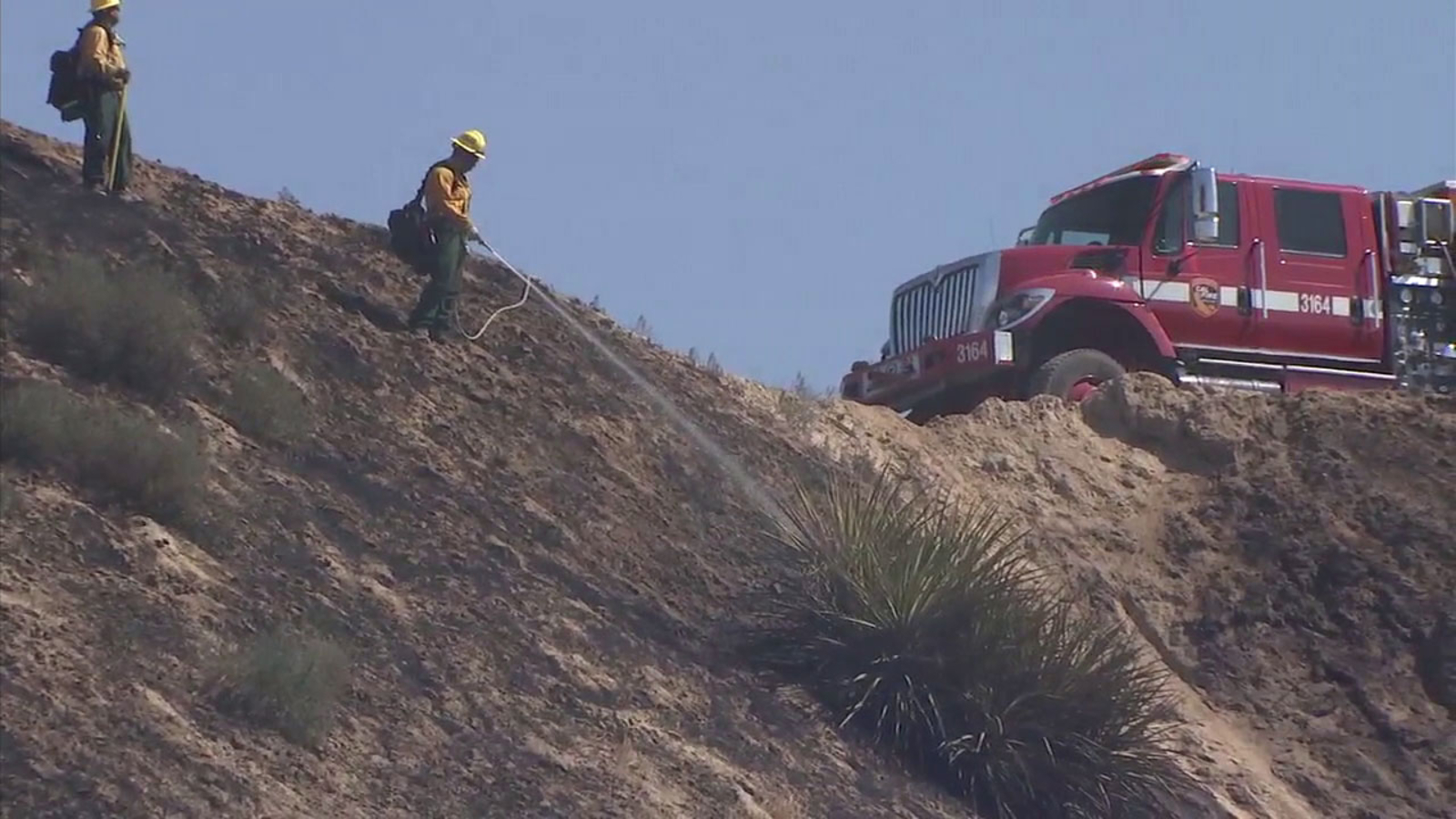 Brush fire shuts down multiple lanes of 60 Freeway near Beaumont - ABC7 ...