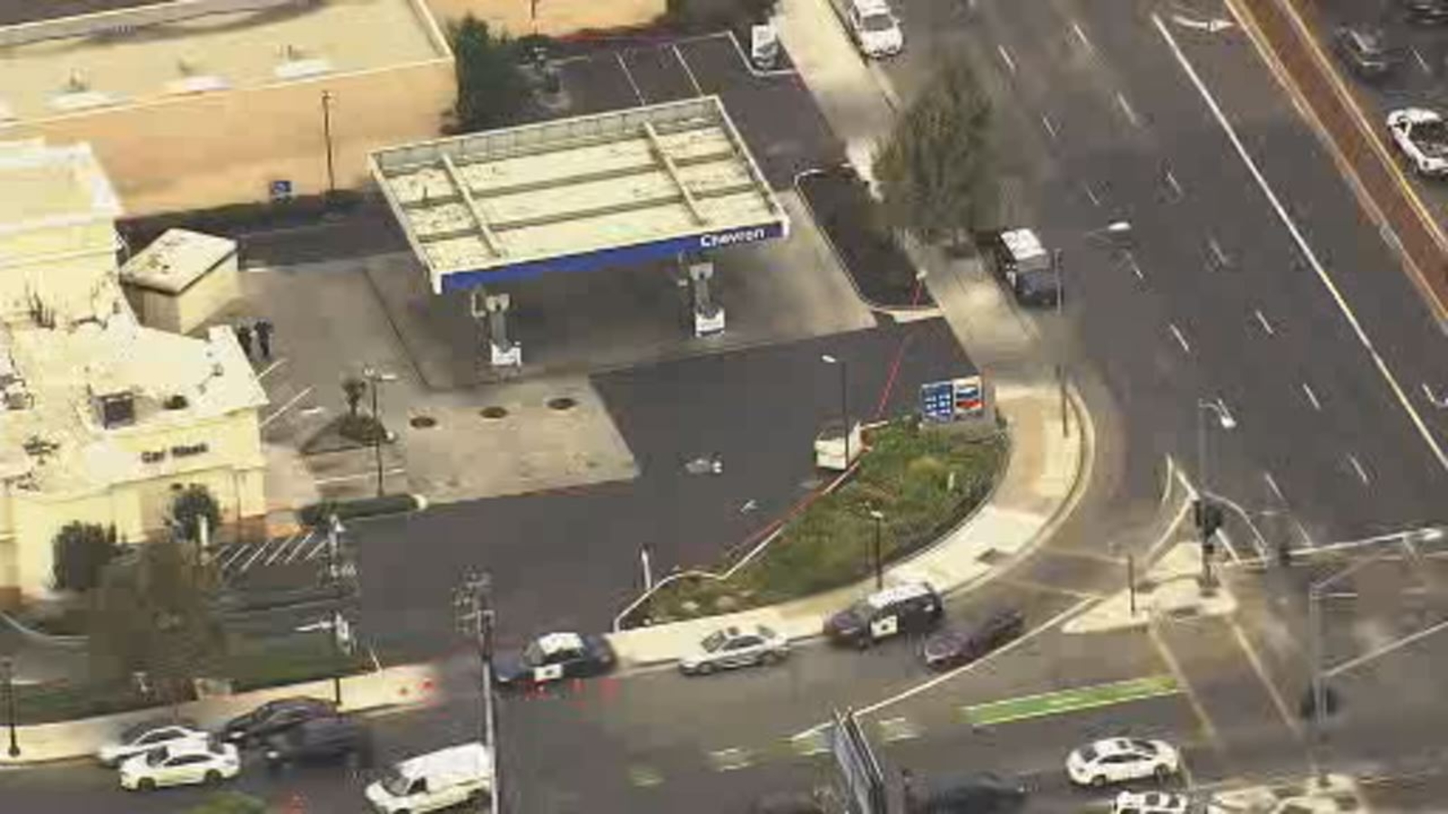 San Jose police find stabbing victim at Chevron gas station - ABC7 San ...