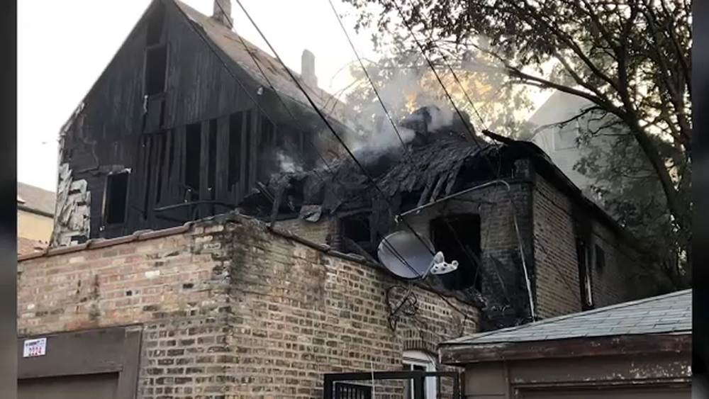 6 children, 2 adults killed in Little Village fire