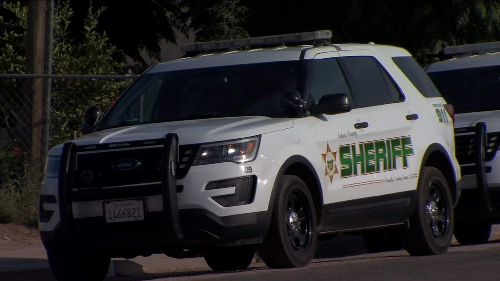 Deputies search for man who broke into Pixley home while woman was ...